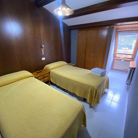 Hostal Los Valles Bielsa Luaran gambar