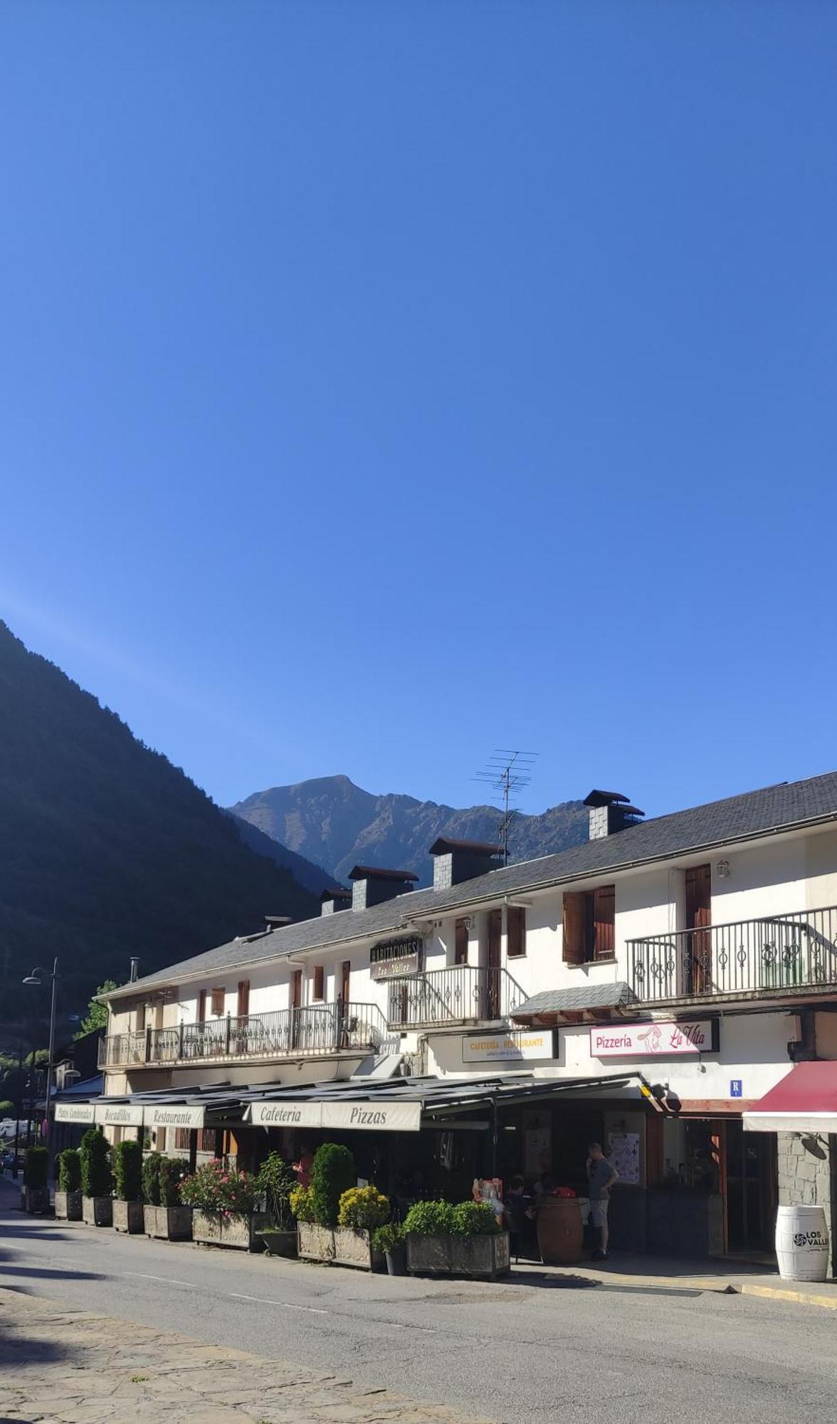 Hostal Los Valles Bielsa Luaran gambar