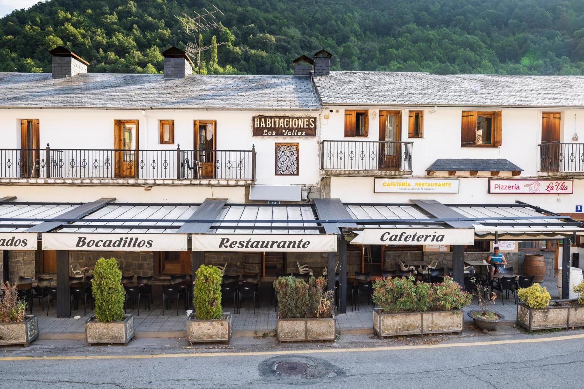 Hostal Los Valles Bielsa Luaran gambar