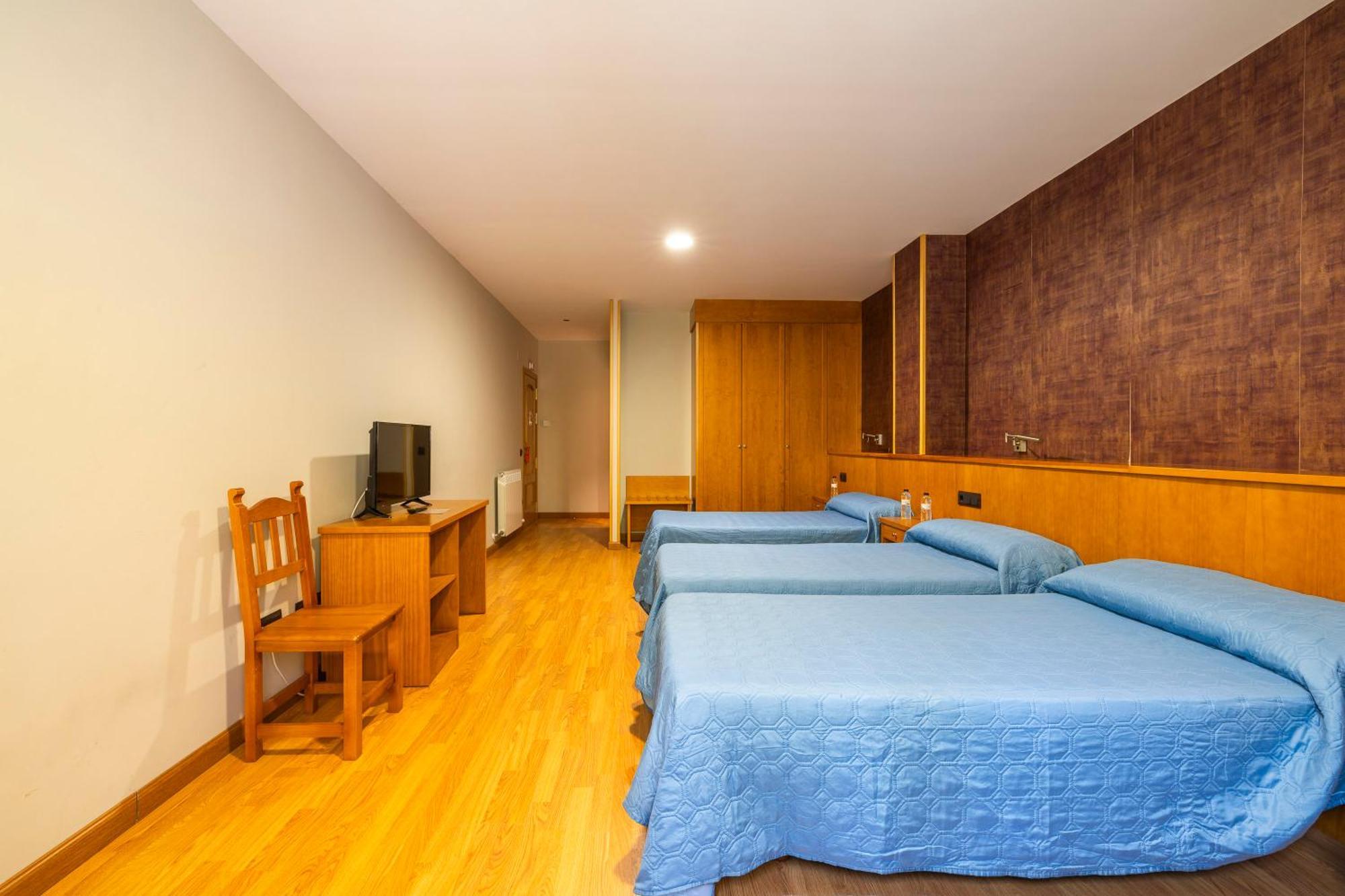 Hostal Los Valles Bielsa Luaran gambar
