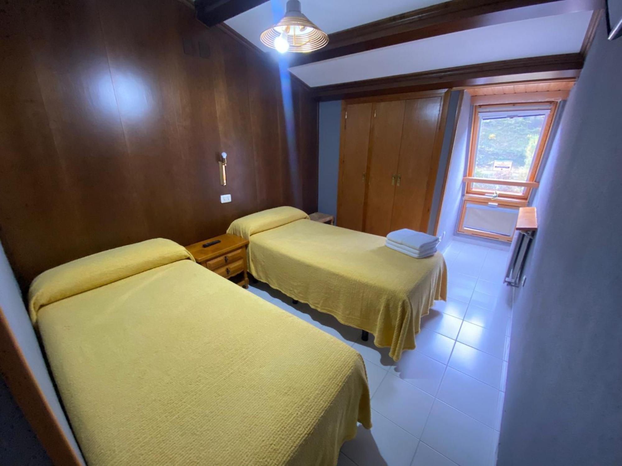 Hostal Los Valles Bielsa Luaran gambar