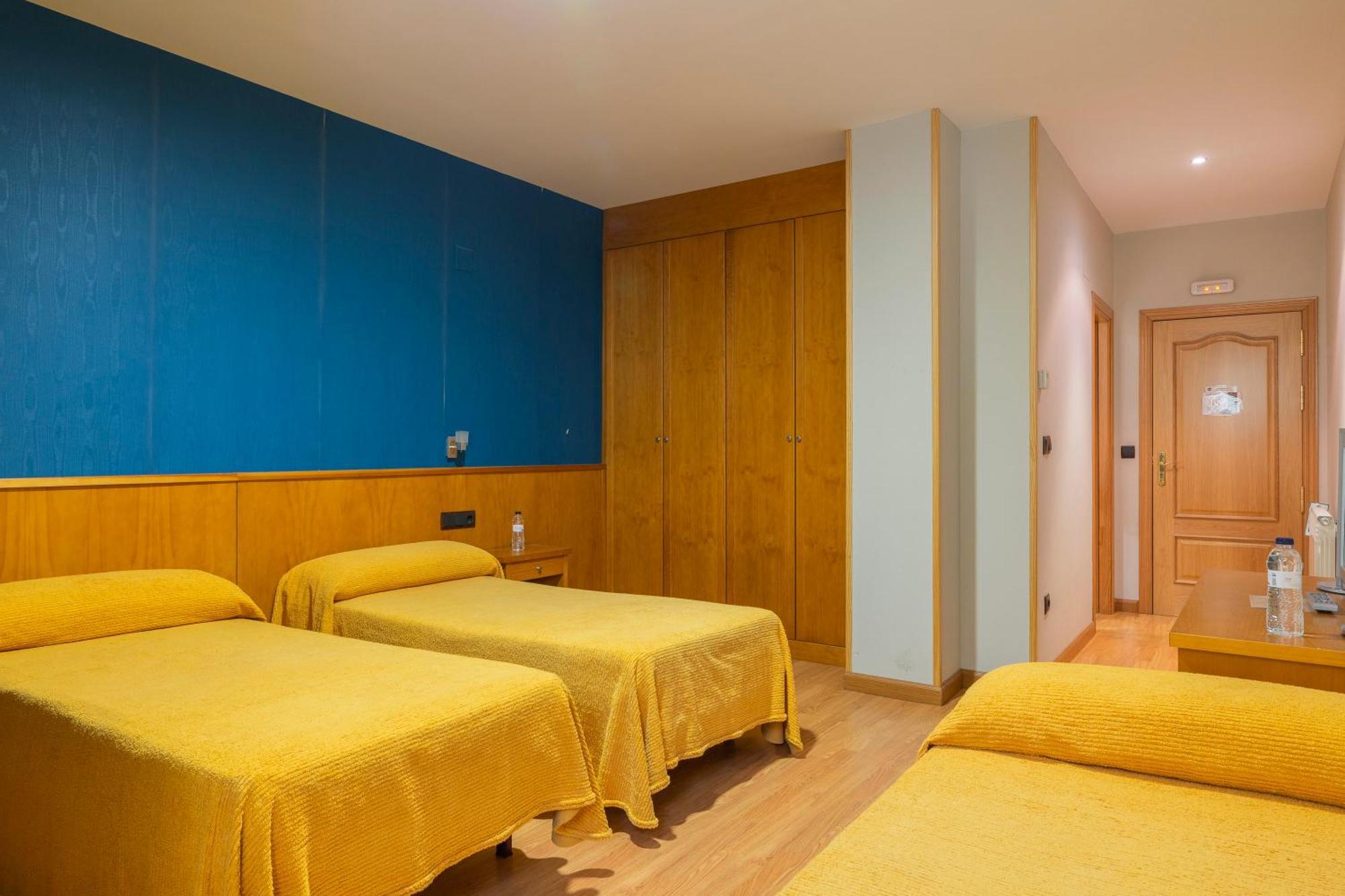 Hostal Los Valles Bielsa Luaran gambar