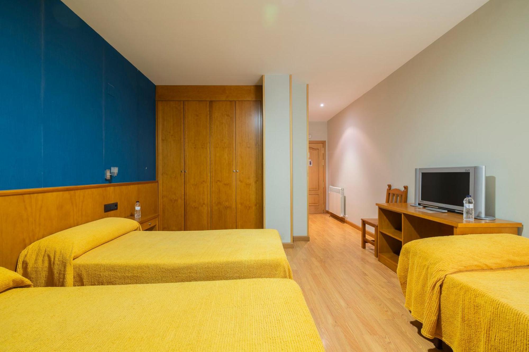 Hostal Los Valles Bielsa Luaran gambar