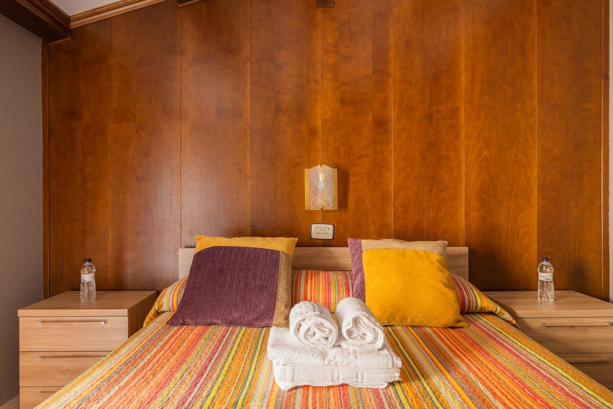Hostal Los Valles Bielsa Luaran gambar