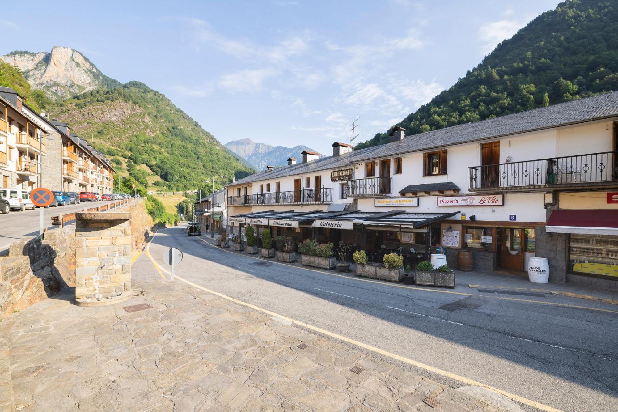 Hostal Los Valles Bielsa Luaran gambar