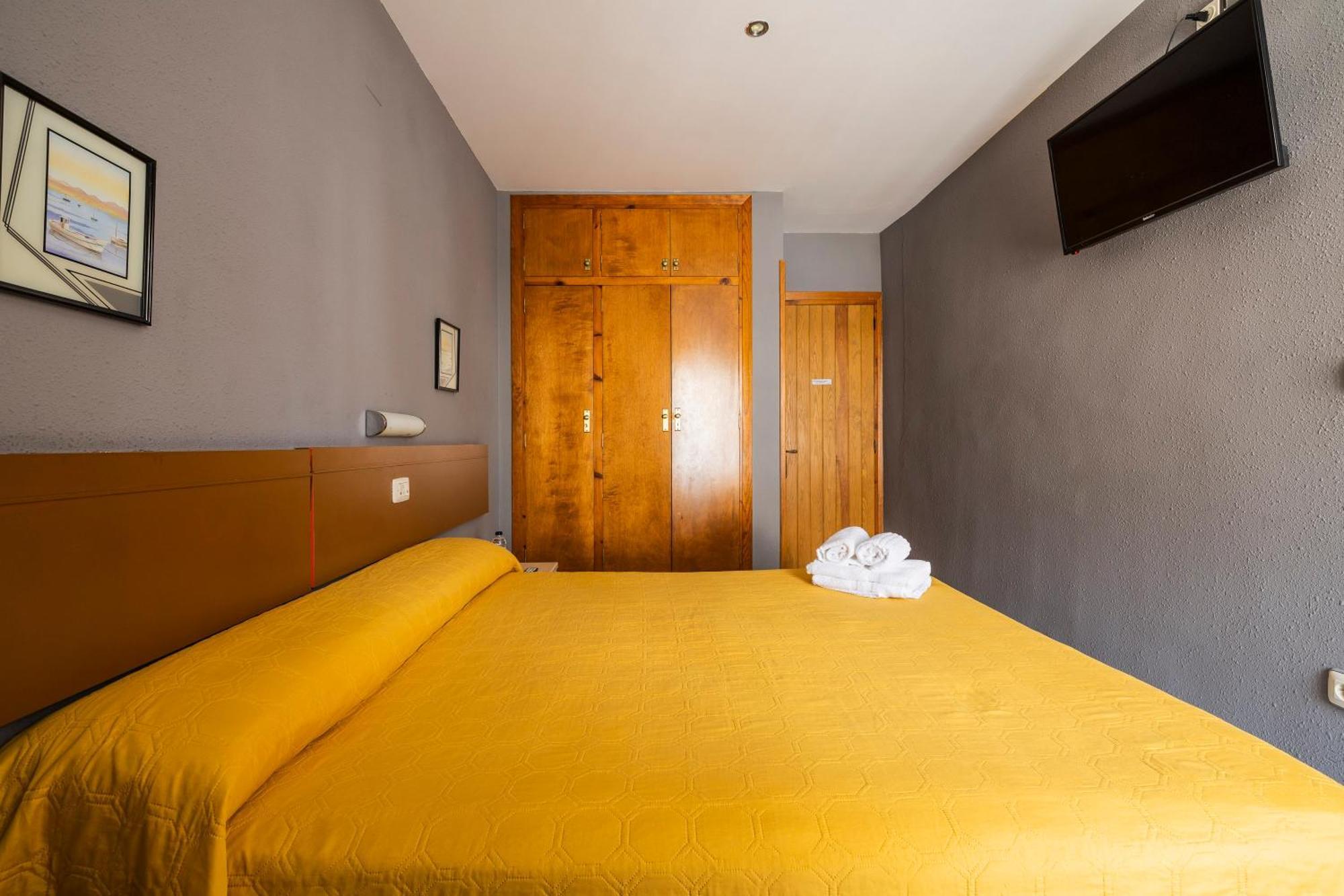 Hostal Los Valles Bielsa Luaran gambar