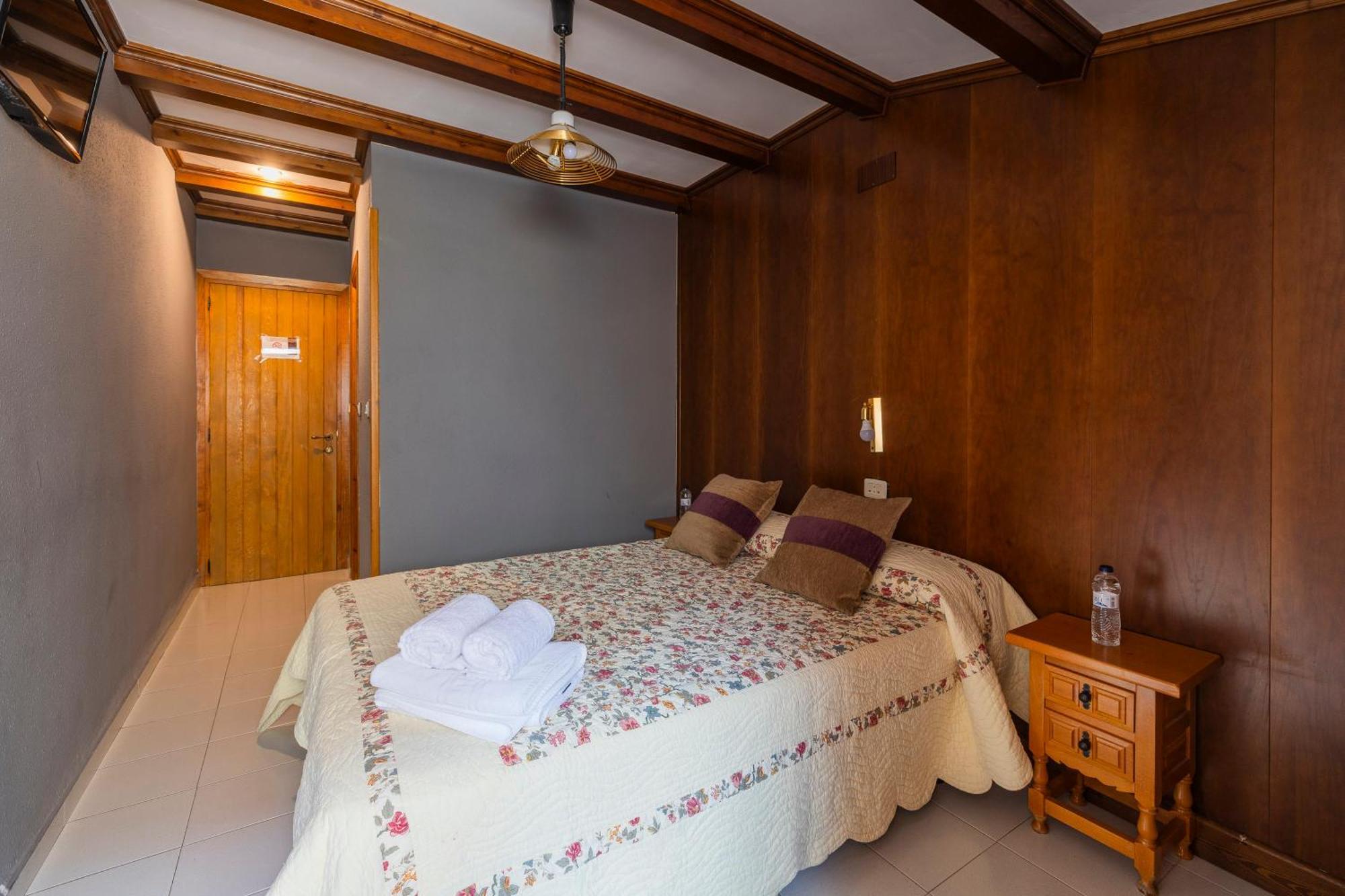 Hostal Los Valles Bielsa Luaran gambar