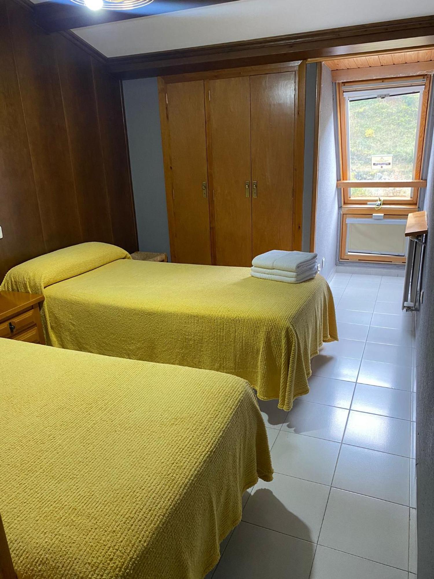 Hostal Los Valles Bielsa Luaran gambar