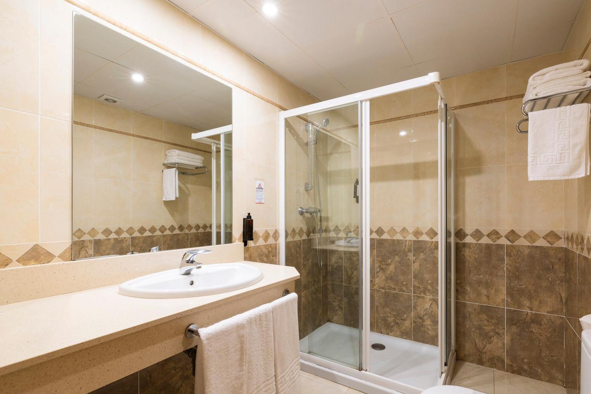 Hostal Los Valles Bielsa Luaran gambar